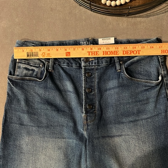 🔥NWT! Time and Tru High Rise Wide Leg Jeans with fringed Hem 5 pockets. Size:16 - Picture 5 of 5
